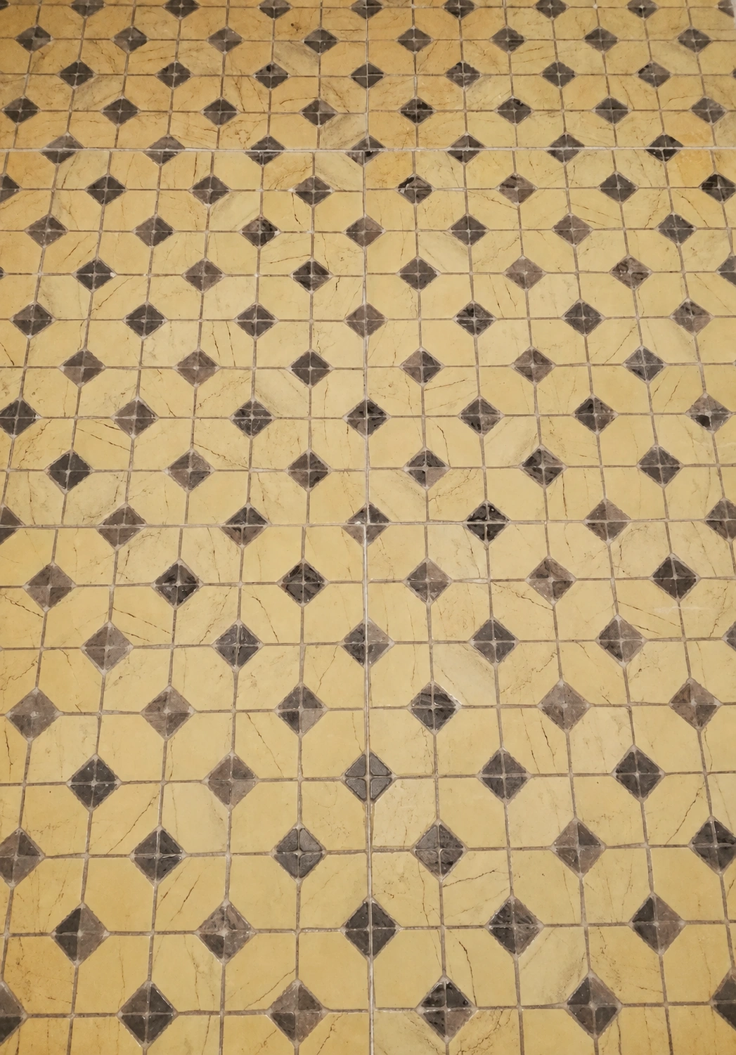 Faïence Vives 40 × 40 cm — motif quadrillé beige — Réf. DST083